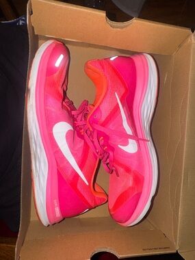 Nike women’s dual fusion X2